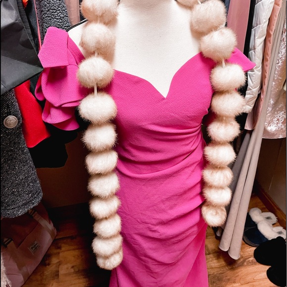 Vintage Fur Style Bauble Scarf - Picture 5 of 8